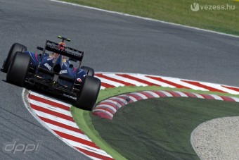 Nem hagyja magát a Red Bull a diffúzor-ügyben