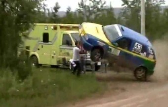 Duplán hátborzongató ralibaleset