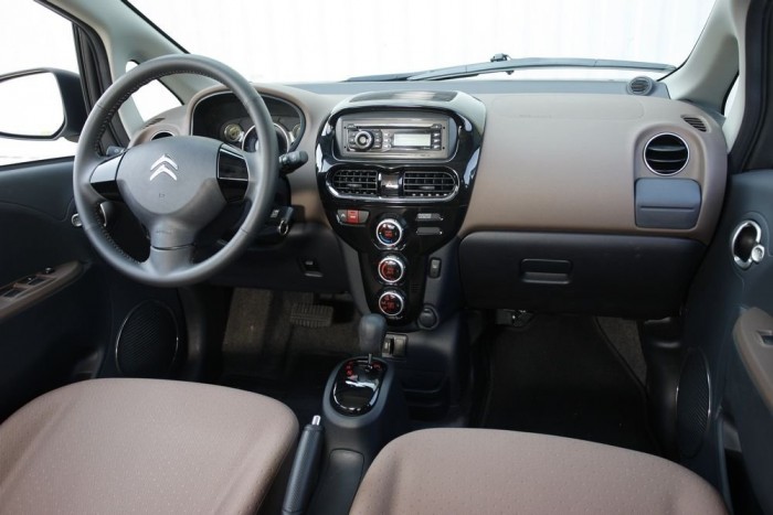 A Citroen hangulatos barna betéteket kapott