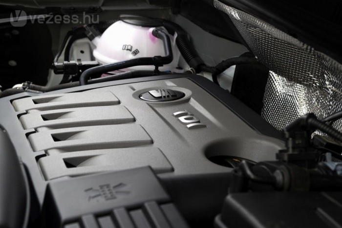 Egyféle hajtáslánc lesz az összkerekes modellhez, a 140 lóerős TDI, kézi váltóval