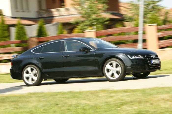 500 Nm, 245 lóerő tolja előre