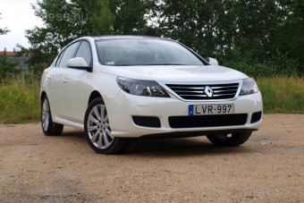 Renault Latitude 3.0 dCi V6 - Alsóbb szintű luxus