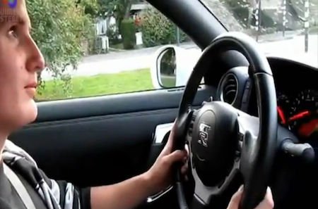 300 km/h feletti gyorshajtás országúton!