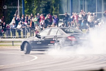 A Mercedes csúsztat leghosszabban