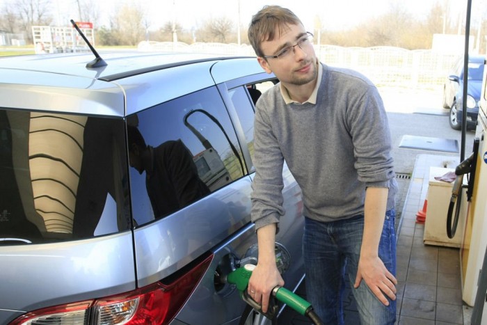 445 forintos benzinár: sajnos nem vicc 9 | Vezess Belgiumban a legdrágább az üzemanyag, de francia, olasz és német kutakon is fáj tankolni