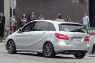 Álcázatlanul a magyar Mercedes 6