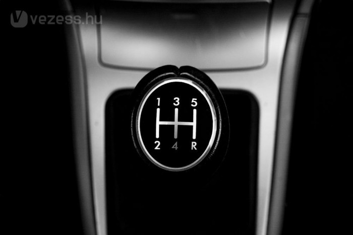Véletlenül visszakapcsolni két-három fokozatot?