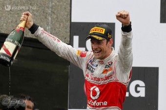 F1: A magyar pólóválogatottal edz Button