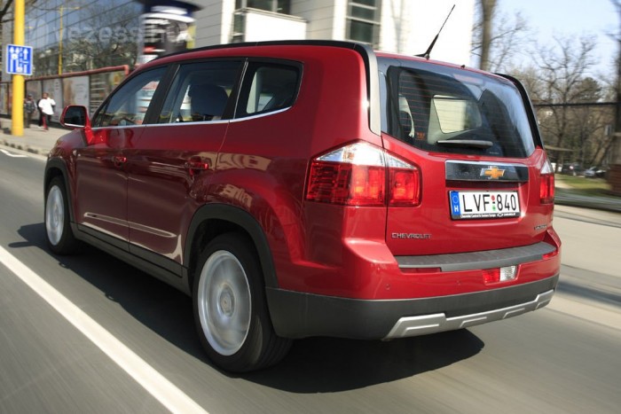 Városban 9,6, sztrádán csak 6,9 litert fogyasztott százon