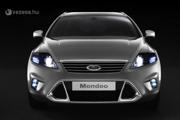 Érkezik a hibrid Mondeo