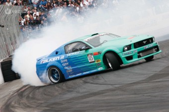 Gumifüst és hangorkán