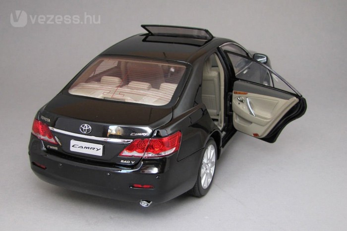 Minőségi kínai autó 8 | Vezess Nyitható a tetőablak