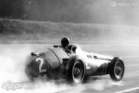 Fangio 47 évesen nyerte utolsó vb-címét a Maseratival