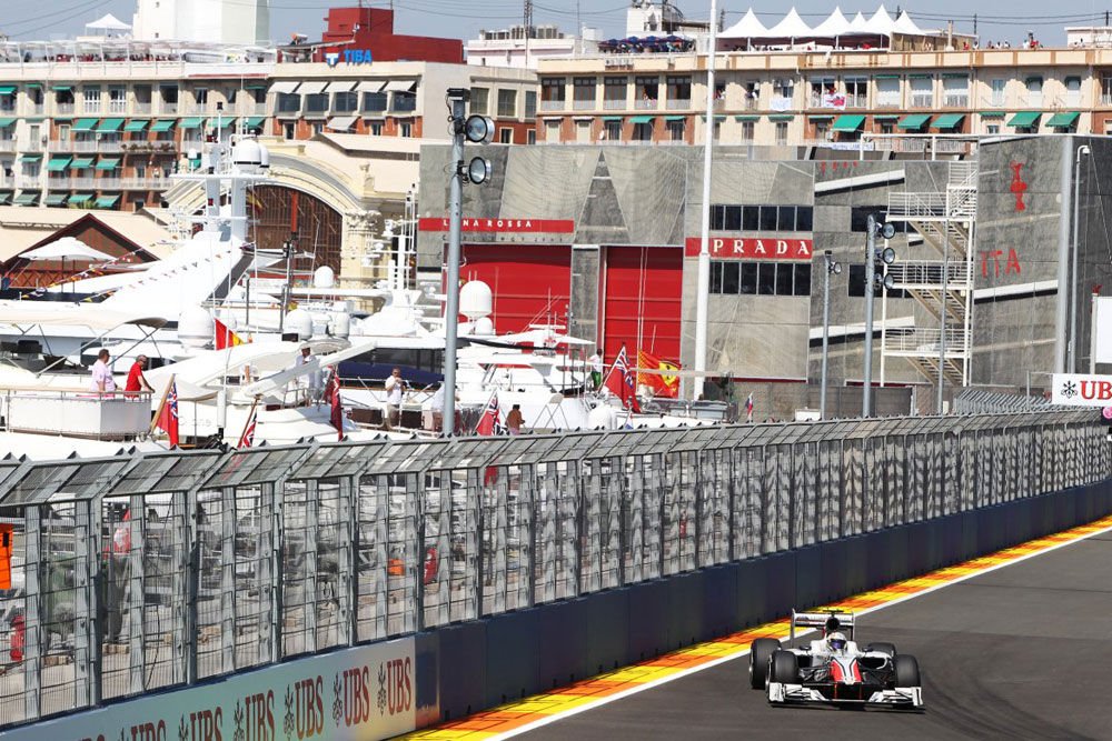 F1: Vettel a melegtől és az előzési zónákól tart 11