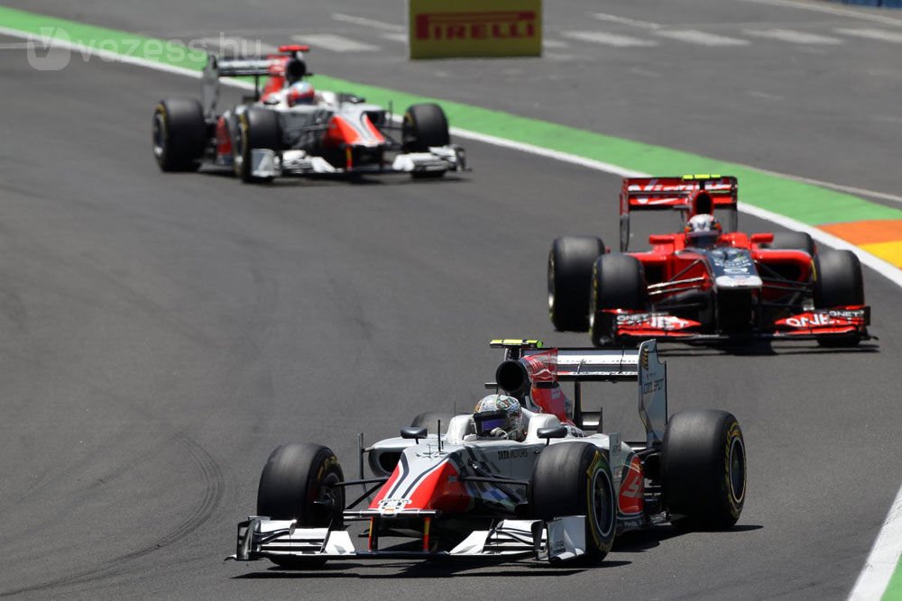 F1: Alonso megfúrta a Red Bull-uralmat 18