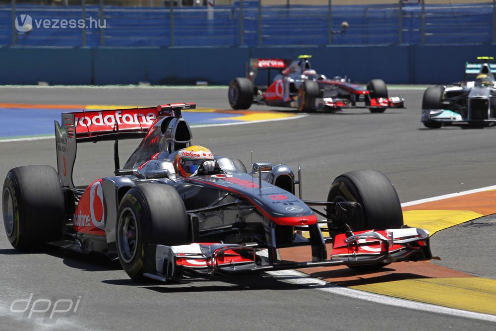 F1: Alonso megfúrta a Red Bull-uralmat 25