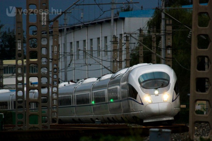 Próbaúton a szuperexpressz Peking és Sanghaj között 11 Próbaúton a szuperexpressz Peking és Sanghaj között 11