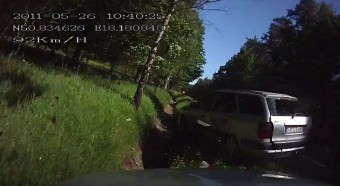 Árokba esni más miatt