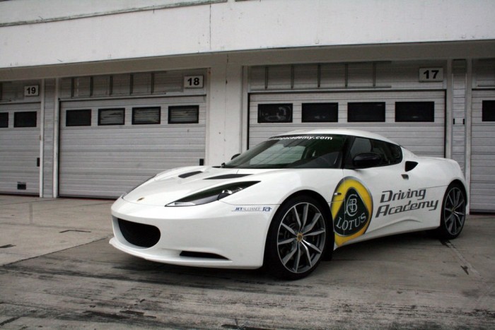 Vezettük a Lotus Evora S változatát 8 | Vezess Két kör kevés tapasztalt véleményt alkotni, de élménynek kitűnő az Evora S!