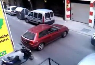 Dugót okozott az ügyetlen női sofőr