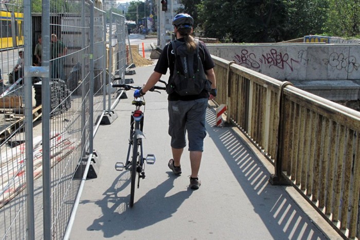 Margit híd: az autósok szívnak 4