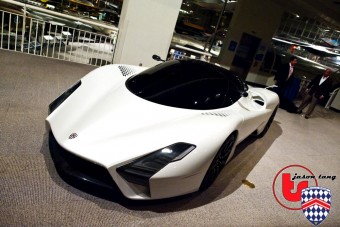 Dínónévvel jön a leggyorsabb autó