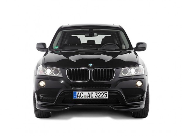 Sikerült az amúgy sem aranyos pofájú vesés verda fizimiskáját még jobban morcosítani.