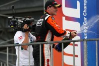 Átvette a gyári támogatás nélkül induló versenyzők számára kiírt Yokohama Drivers’ Trophy pontversenyének vezetését Michelisz Norbert, a Túraautó Világbajnokság portugáliai hétvégéjén.