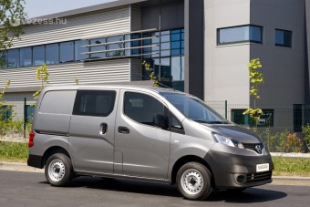Villany-teherautót tesztel a Nissan