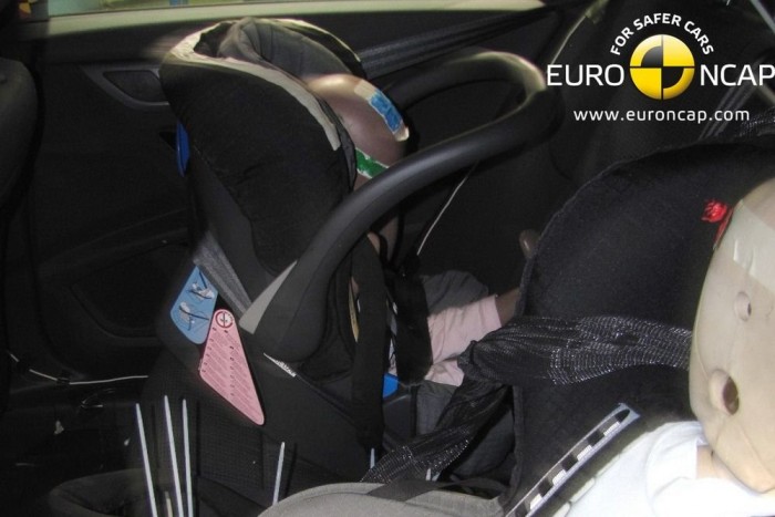 Nem szereti a felnőtt gyalogost a Peugeot 508 7