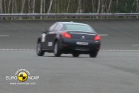 Nem szereti a felnőtt gyalogost a Peugeot 508 14