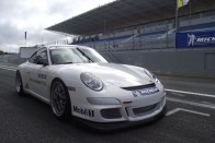 Egy Porsche 911 GT3 Cup bármilyen ócska kínai virsliken is fut, örömben úszó masszává zúzza a hétköznapi sofőr agyát.