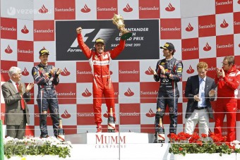 F1: Ferrari-siker a diffúzorvita árnyékában