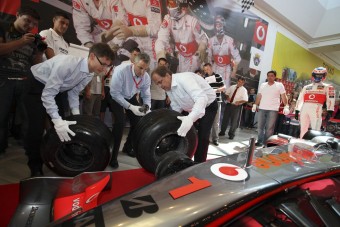 F1: Kerékcserét gyakorolt a polgármester