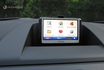 Független szervizt ajánl a navigáció