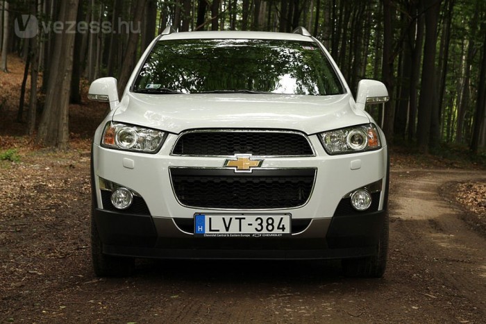 Teszt: Chevrolet Captiva 2,2 7 | Vezess Az orr, kissé szögletes rajza remekül sikerült