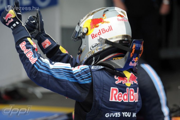 Vettel is tradicionális színeket választott 