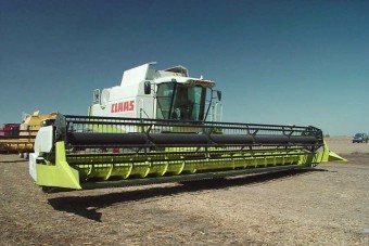 Engedély nélküli kombájnok az utakon