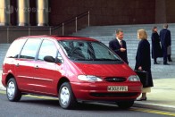 1995-ben jöttek ki a hármasikrek. A Ford nem várt, 2006-ban bemutatta a Galaxy saját fejlesztésű utódját