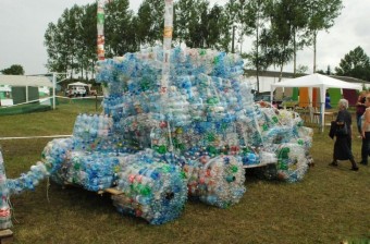 Világrekorder kamion palackból