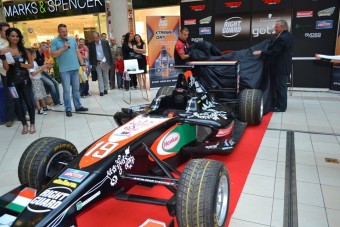 Magyar népmesékbe öltözik Kiss Pál Tomi autója