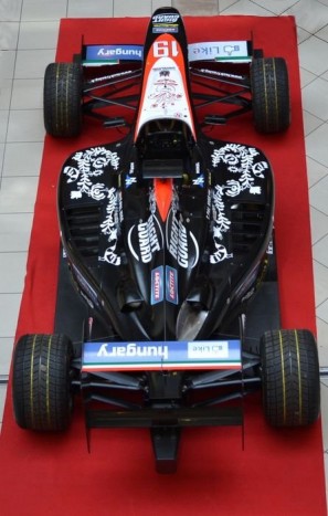 A Magyar népmesék sorozatot idézi a GP3-as Dallara