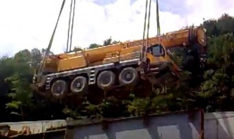 Mélybe zuhant az orosz daru