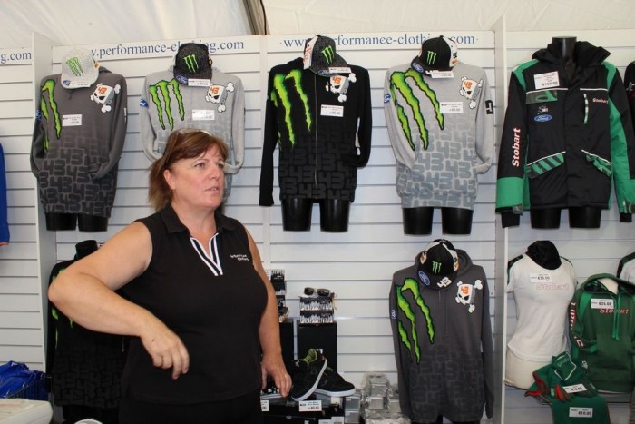 Van itt minden, mint a búcsúban 10