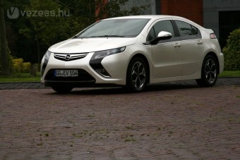 Van ilyen: autózás 2-3 liter benzinből