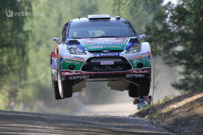 Hirvonen fának vágta az autót 7