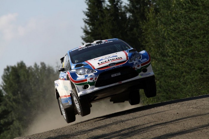 Hirvonen fának vágta az autót 8