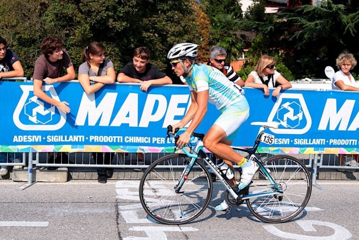 Részegen kétszázzal a kazah kerekes