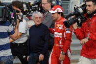 Bernie Ecclestone és Fernando Alonso. Igazából cimborák...