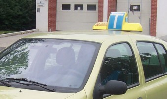 Börtön a vizsgáért pénzt kérő autós oktatónak